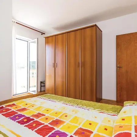 Lovely In Apartment *